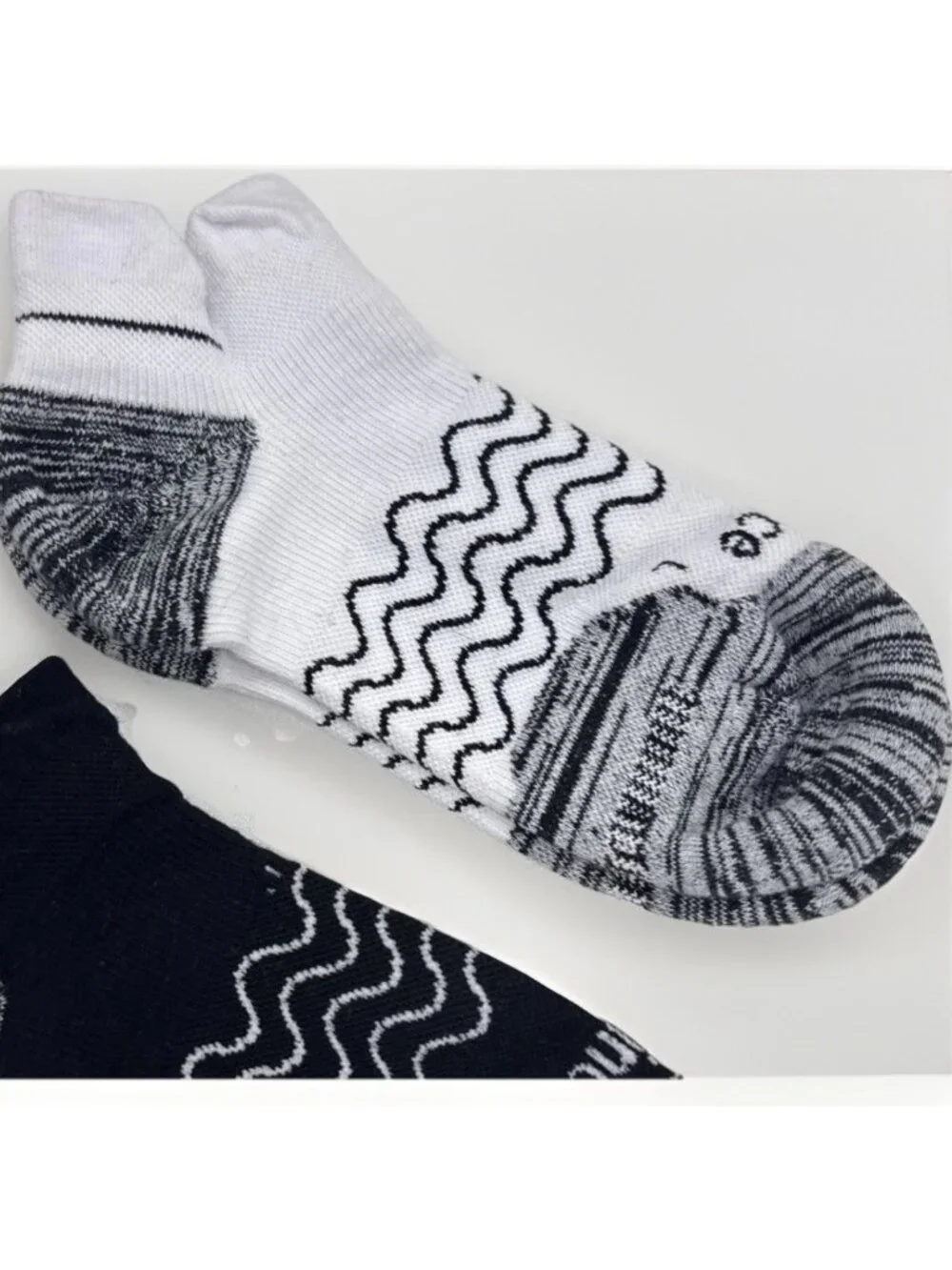 Quince Women's Performance Running Ankle Socks 3-Pack in Black/White sz XS/S 4-6